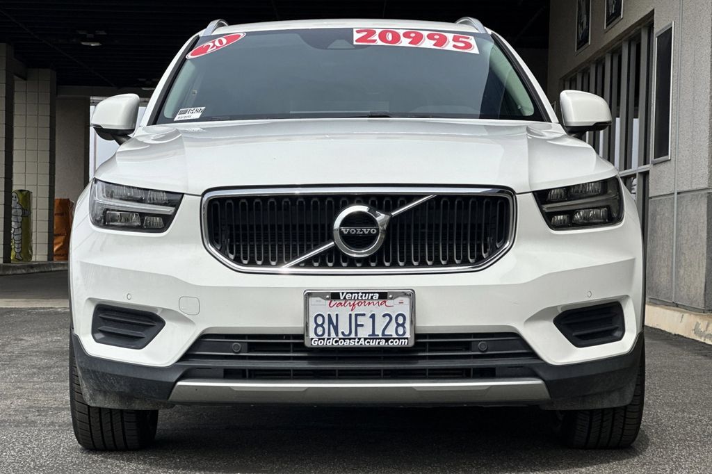 2020 Volvo XC40 T4 Momentum photo 6