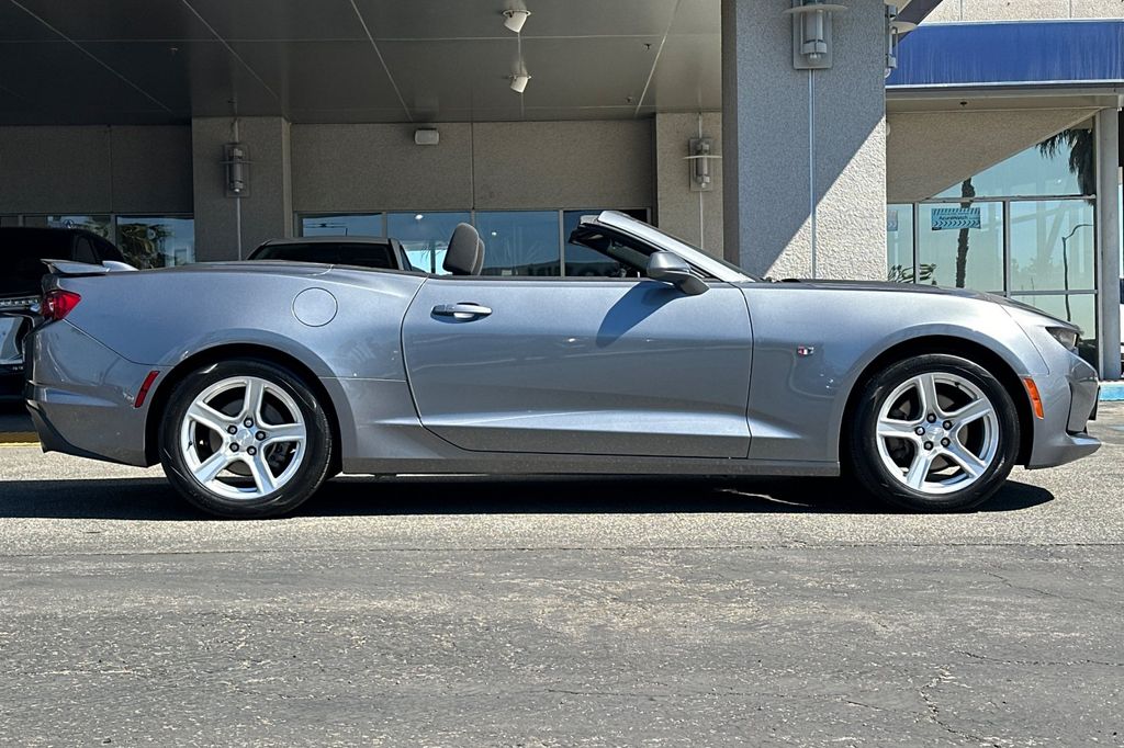 2019 Chevrolet Camaro 1LT photo 3