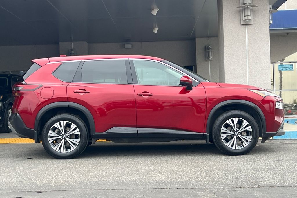 2023 Nissan Rogue SV photo 3