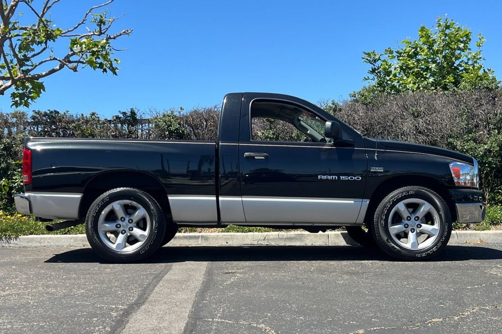 2006 Dodge Ram 1500 Laramie photo 3
