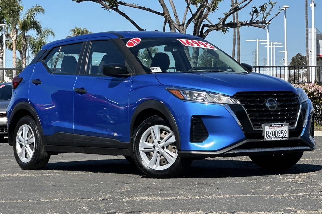 2021 Nissan Kicks S photo 2