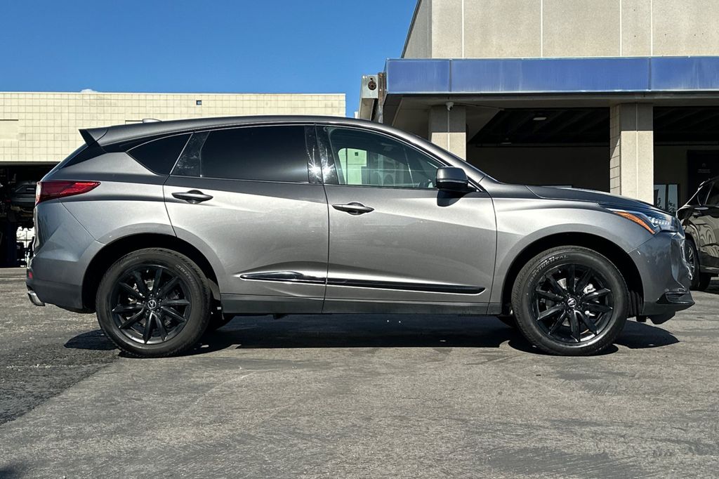 2025 Acura RDX SH-AWD photo 2