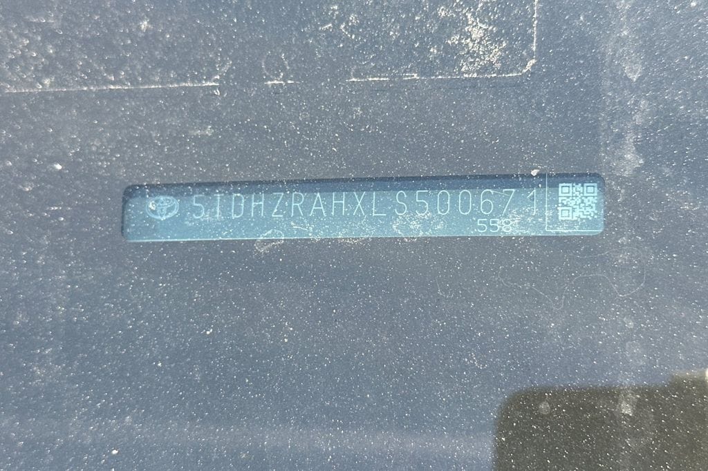 2020 Toyota Highlander XLE photo 3