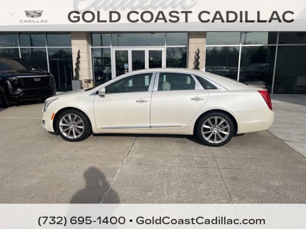 Used 2013 CADILLAC XTS Luxury Sedan