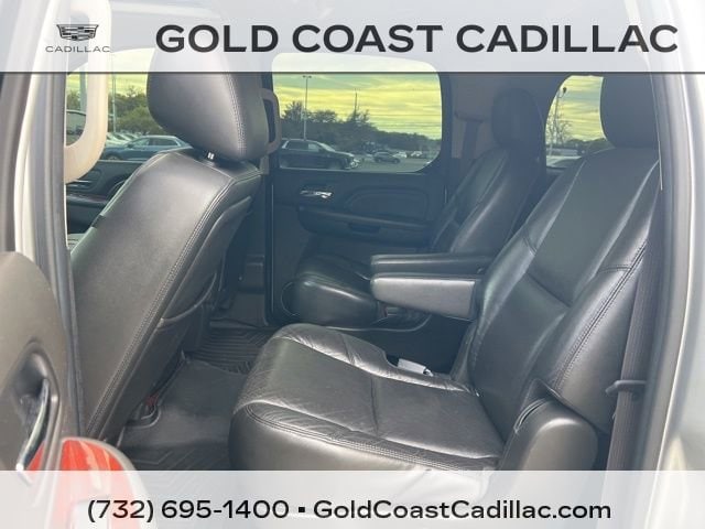 2011 Cadillac Escalade ESV Luxury - Photo 16