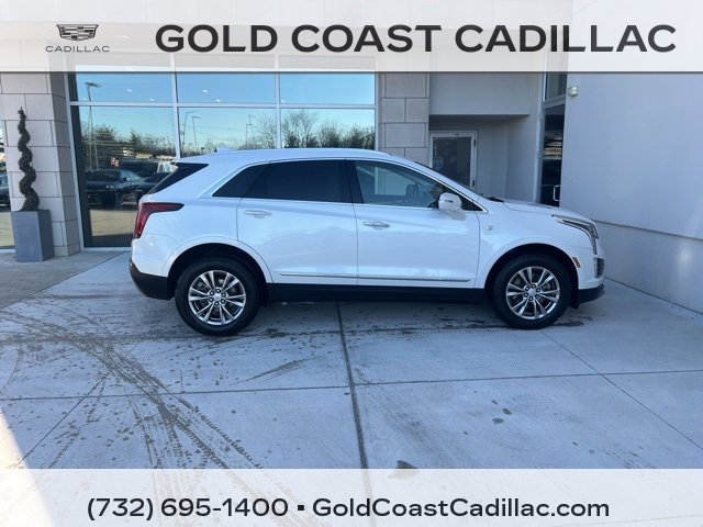 2022 Cadillac XT5 Premium Luxury photo 3