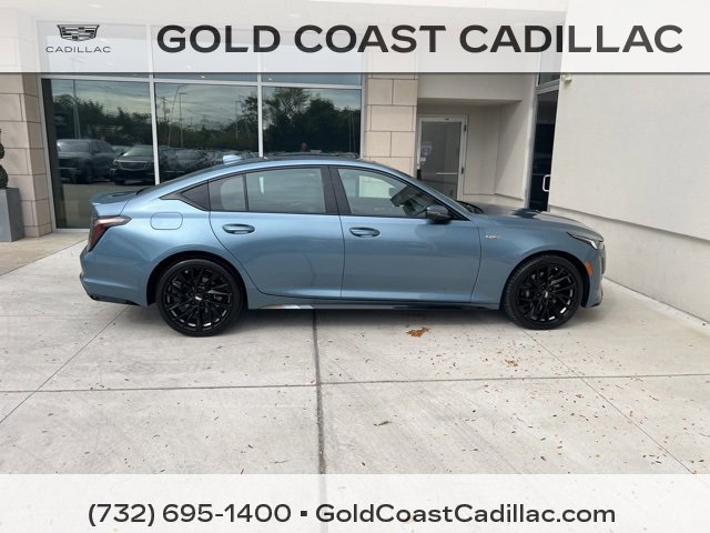 2023 Cadillac CT5 V photo 4