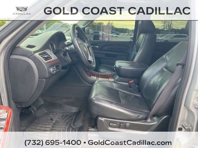 2011 Cadillac Escalade ESV Luxury - Photo 17