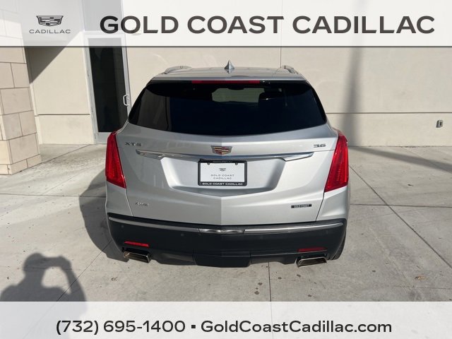 2017 Cadillac XT5 Luxury photo 2