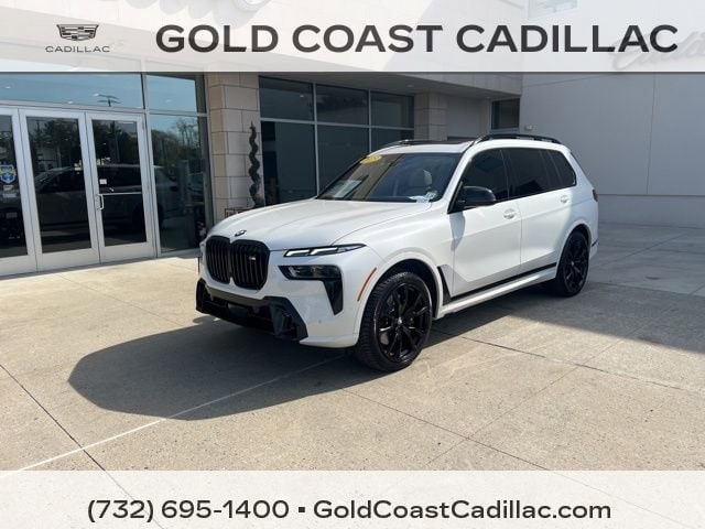 2023 BMW X7 M60i's photo