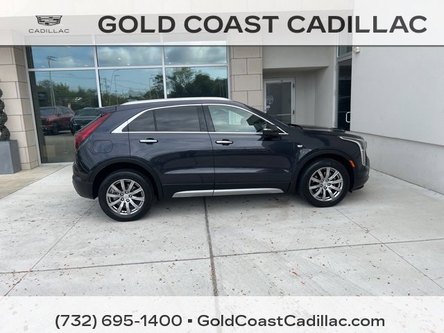 2022 Cadillac XT4 Premium Luxury photo 4