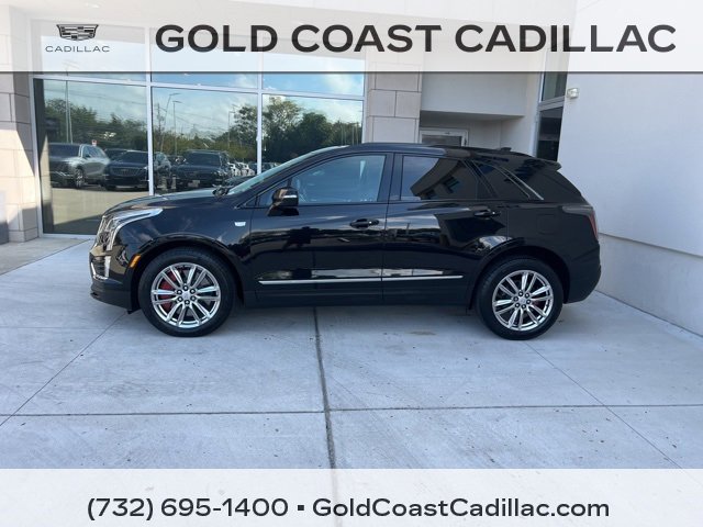 2022 Cadillac XT5 Sport photo 2