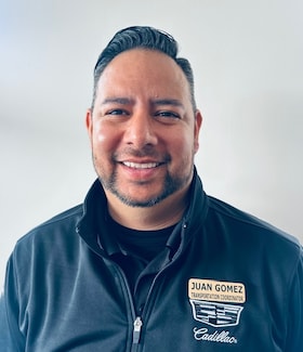 Staff member JUAN GOMEZ from 80731dbcd71a