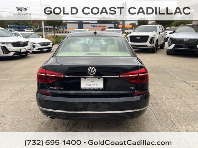 2018 Volkswagen Passat 2.0T SE photo 2