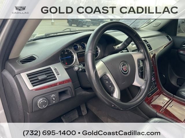 2011 Cadillac Escalade ESV Luxury - Photo 19