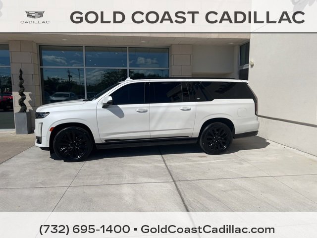 2022 Cadillac Escalade ESV Sport photo 2