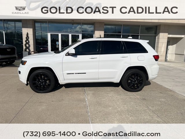 2021 Jeep Grand Cherokee Laredo X photo 2