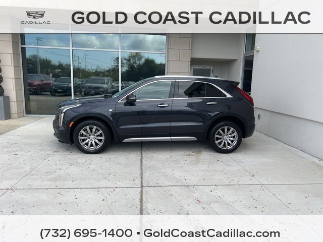 2022 Cadillac XT4 Premium Luxury photo 2