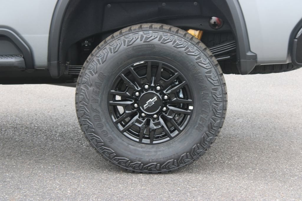 2026 Chevrolet Silverado 2500 HD ZR2 - Photo 17