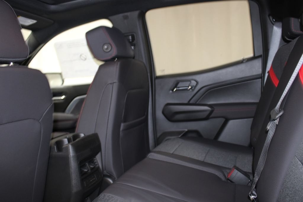 2025 Chevrolet Colorado Z71 - Photo 25