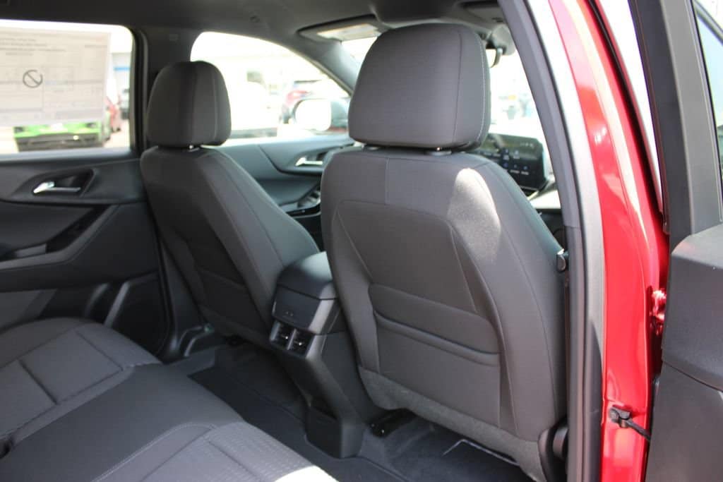 2027 Chevrolet Equinox LT - Photo 27