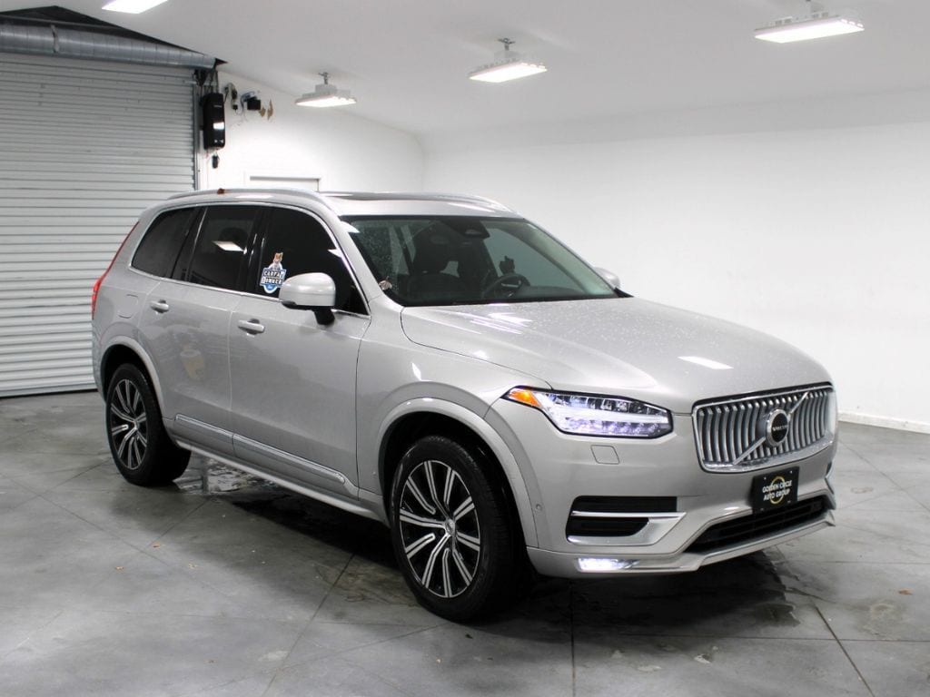 2023 Volvo XC90 Plus's photo