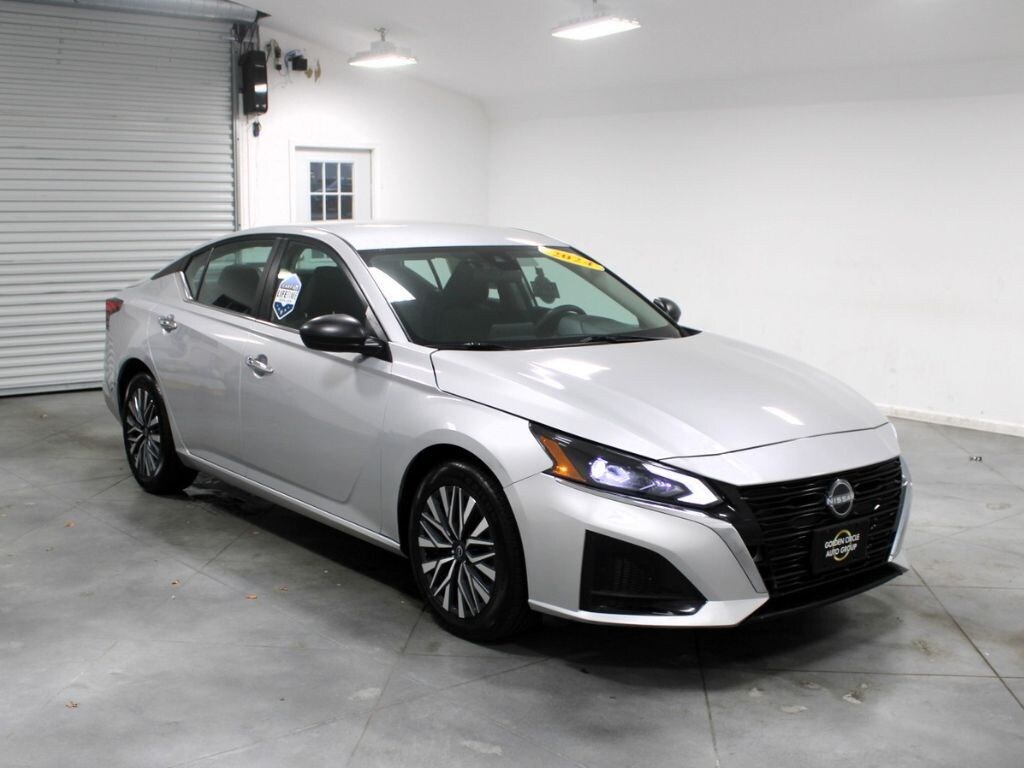 Used 2024 Nissan Altima 2.5 SV Sedan