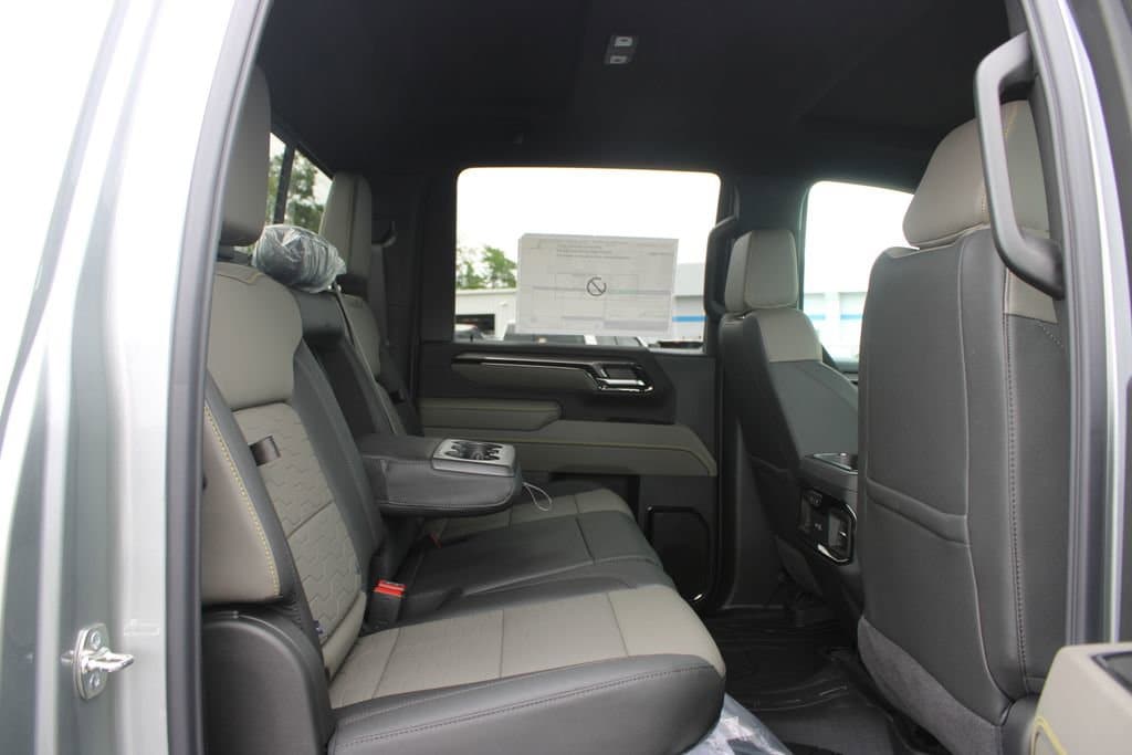 2026 Chevrolet Silverado 2500 HD ZR2 - Photo 35
