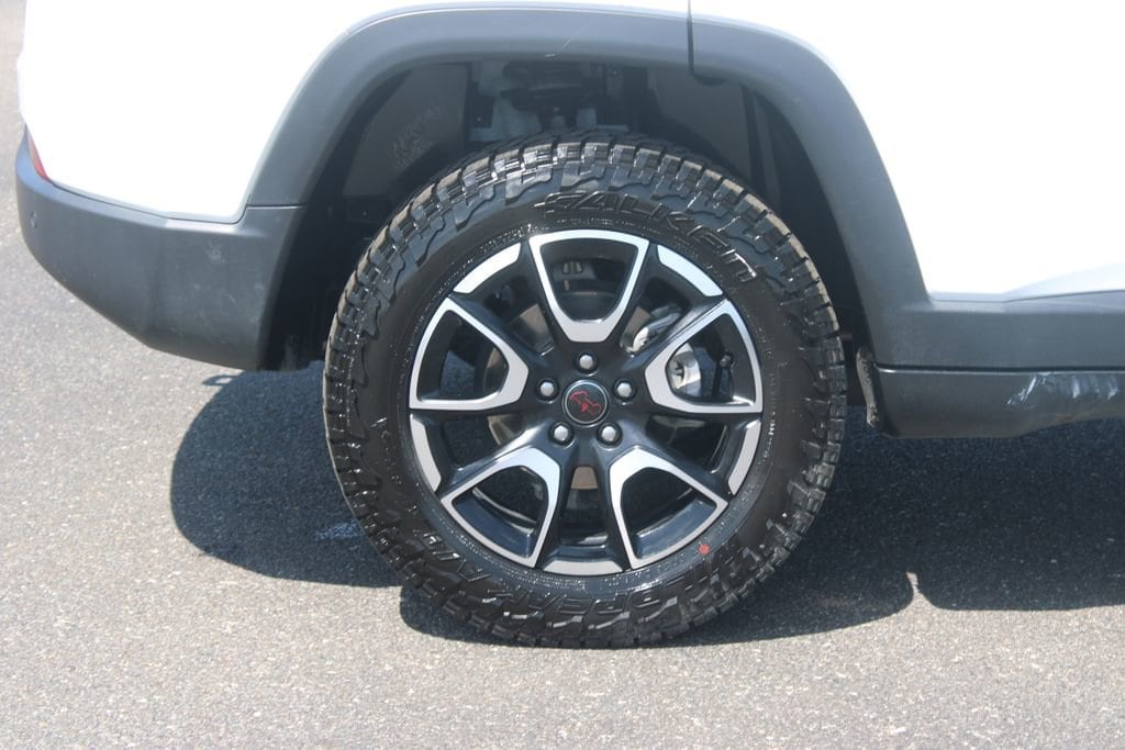 2025 Jeep Compass Trailhawk - Photo 13