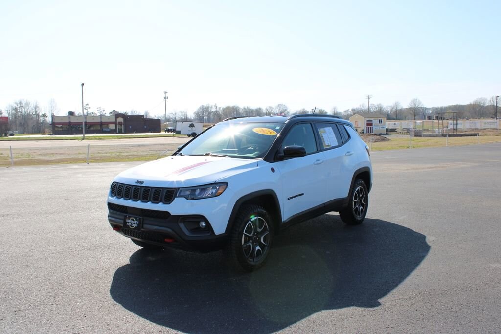 Used 2025 Jeep Compass Trailhawk