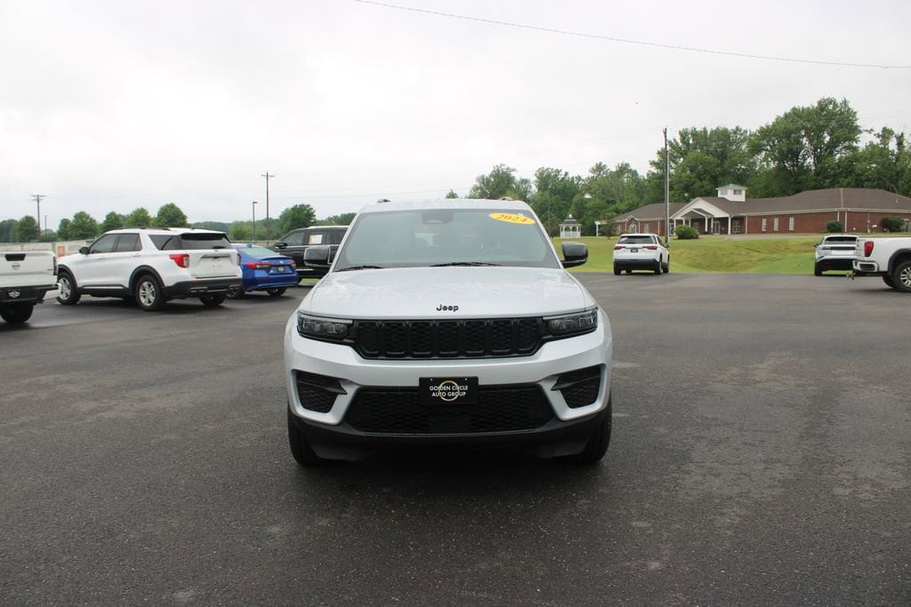 Used 2024 Jeep Grand Cherokee Altitude