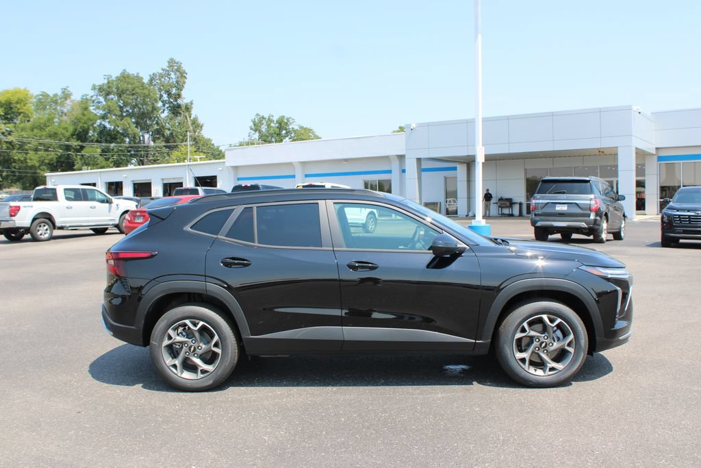 2026 Chevrolet Trax LT - Photo 11