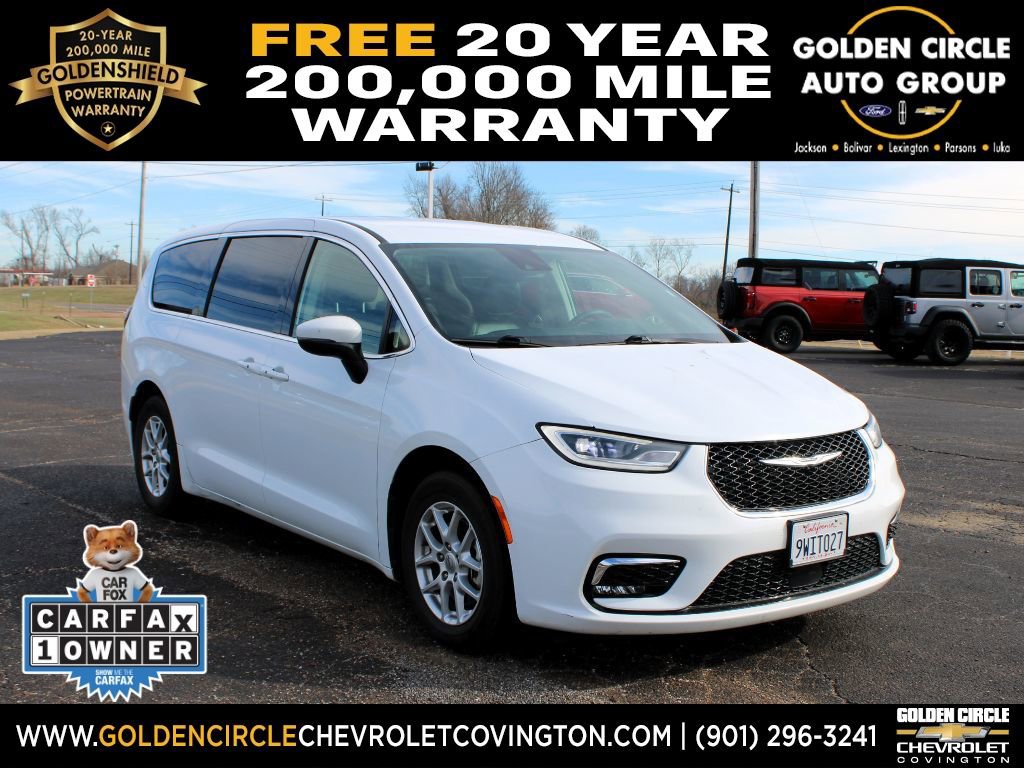 2023 Chrysler Pacifica Touring L's photo