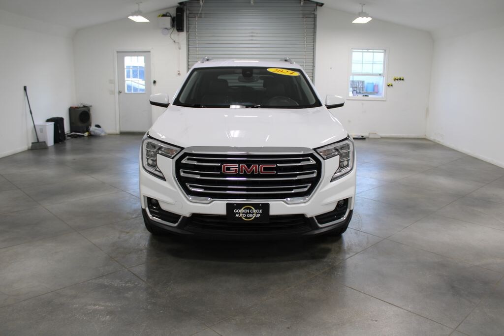 Used 2024 GMC Terrain SLT SUV