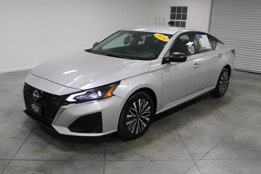 Used 2024 Nissan Altima 2.5 SV Sedan