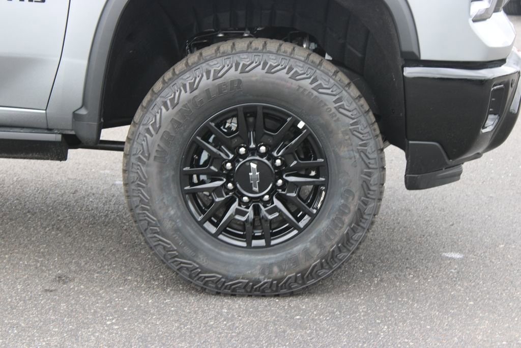 2026 Chevrolet Silverado 2500 HD ZR2 - Photo 12