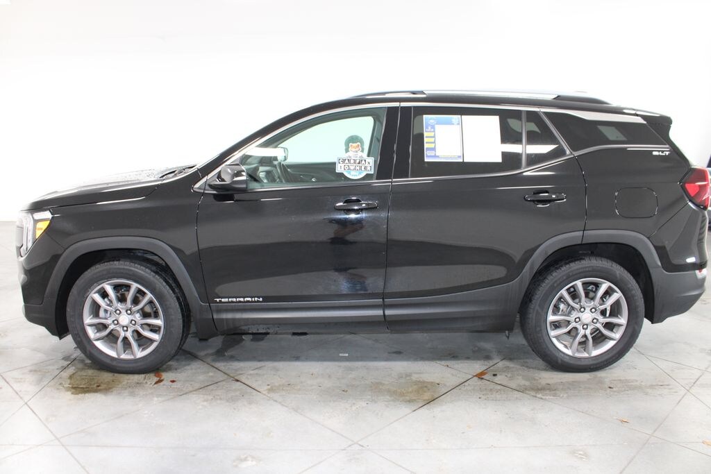 Used 2024 GMC Terrain SLT SUV