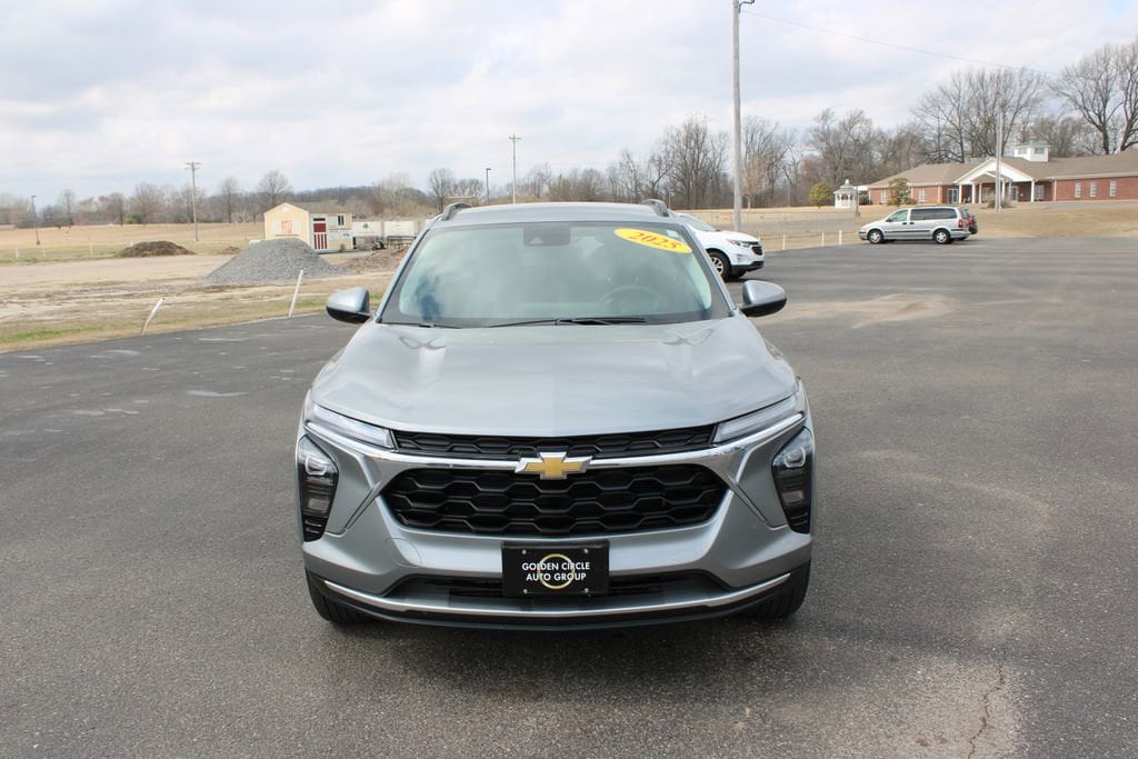 Used 2025 Chevrolet Trax LT SUV