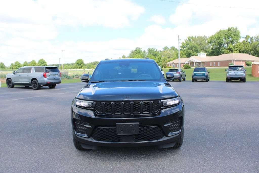 Used 2024 Jeep Grand Cherokee Altitude