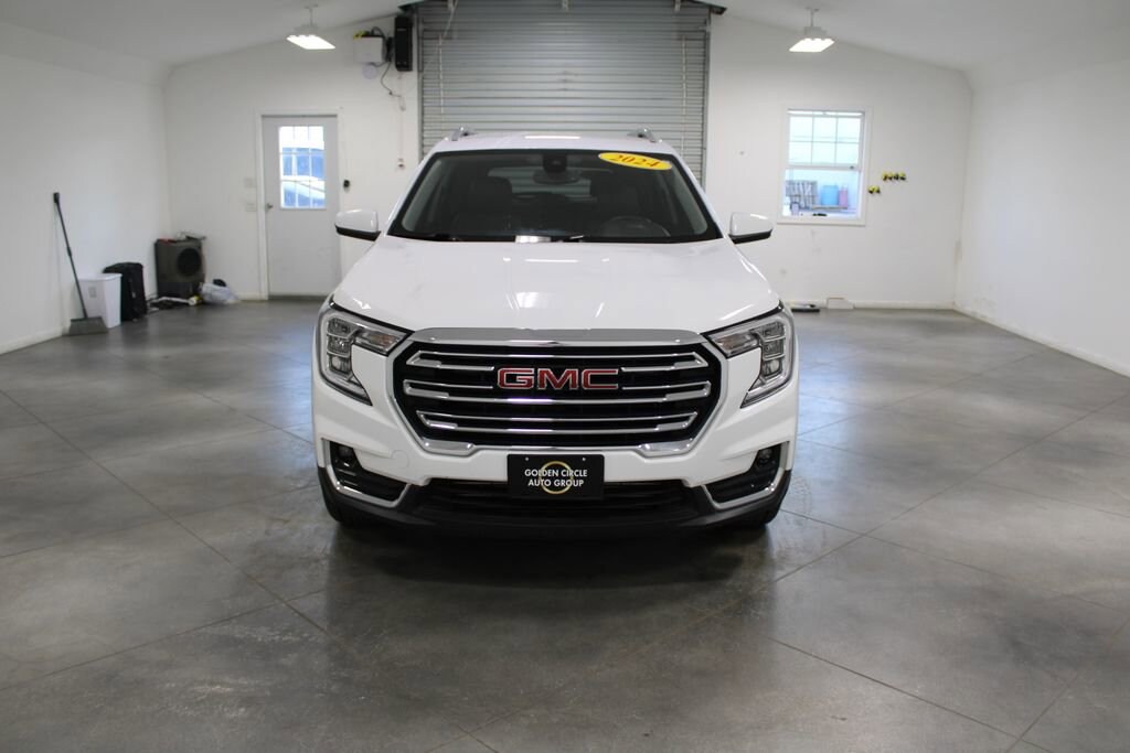 Used 2024 GMC Terrain SLT SUV