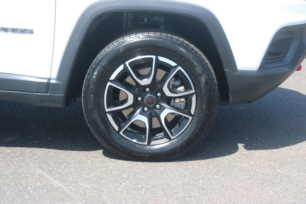 2025 Jeep Compass Trailhawk - Photo 12