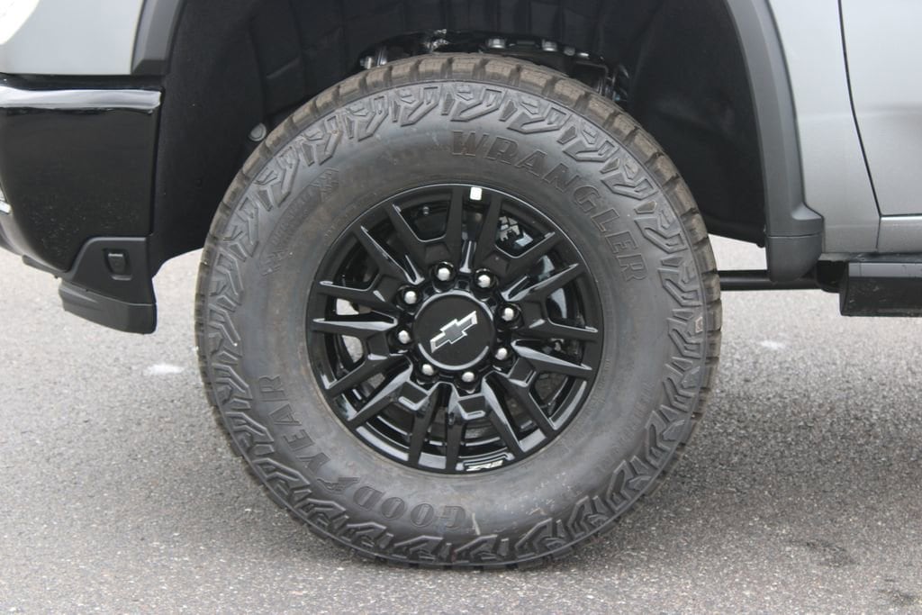 2026 Chevrolet Silverado 2500 HD ZR2 - Photo 18