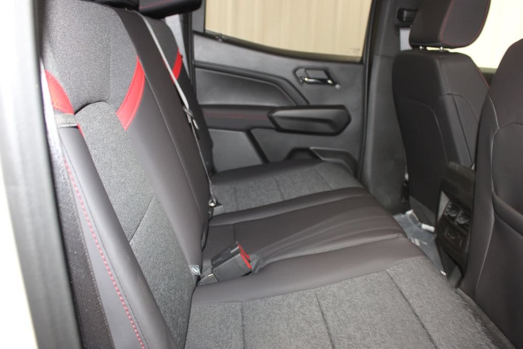 2025 Chevrolet Colorado Z71 - Photo 30