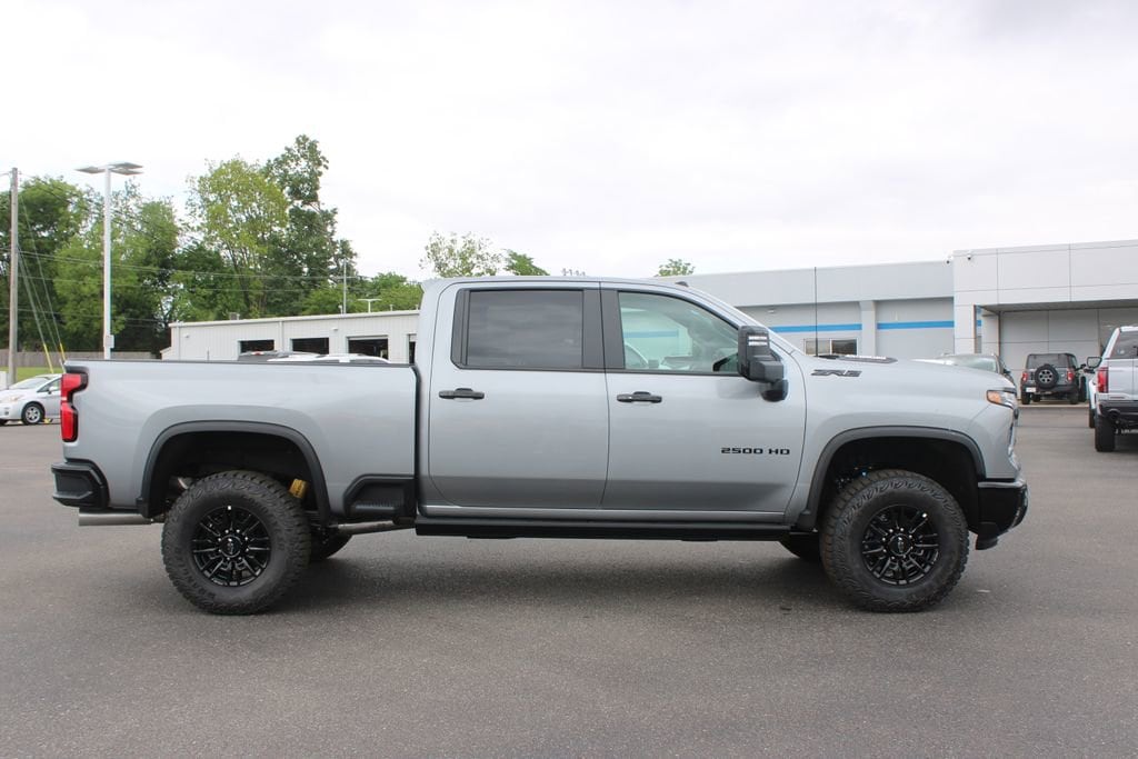 2026 Chevrolet Silverado 2500 HD ZR2 - Photo 11