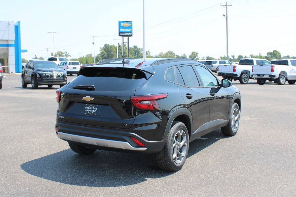 2026 Chevrolet Trax LT - Photo 9