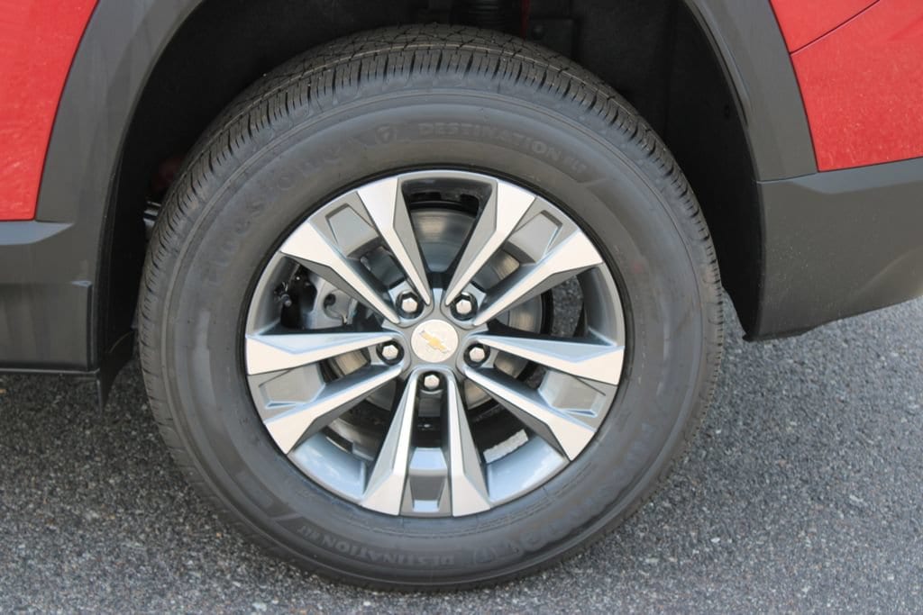 2027 Chevrolet Equinox LT - Photo 21
