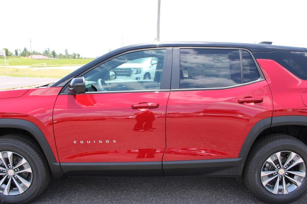 2027 Chevrolet Equinox LT - Photo 6
