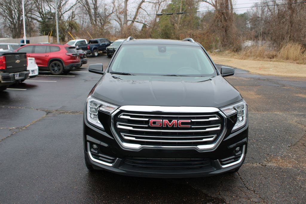 Used 2024 GMC Terrain SLT SUV