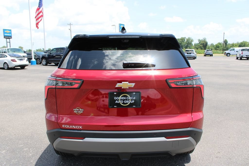 2027 Chevrolet Equinox LT - Photo 8