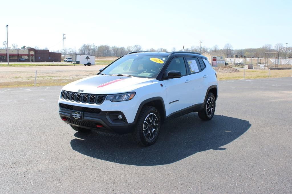 Used 2025 Jeep Compass Trailhawk